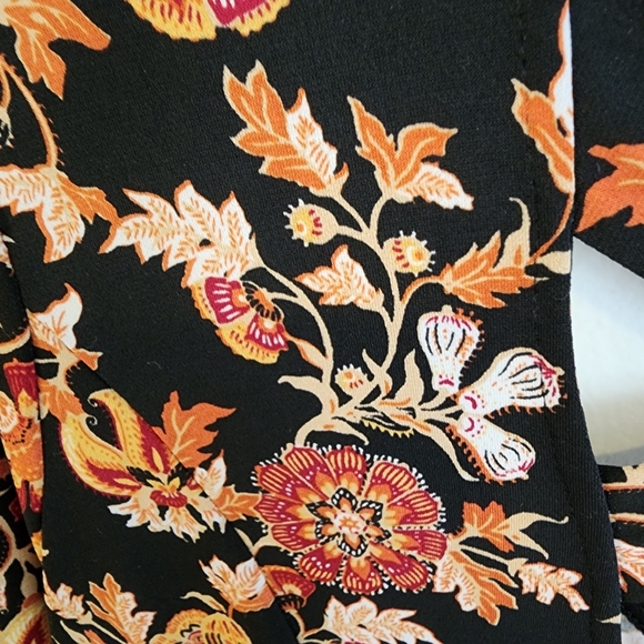 Forever 21 Plus Fall Florals Romper Long Sleeve Cross Back Forever 21 Plus 2X - Picture 5 of 6